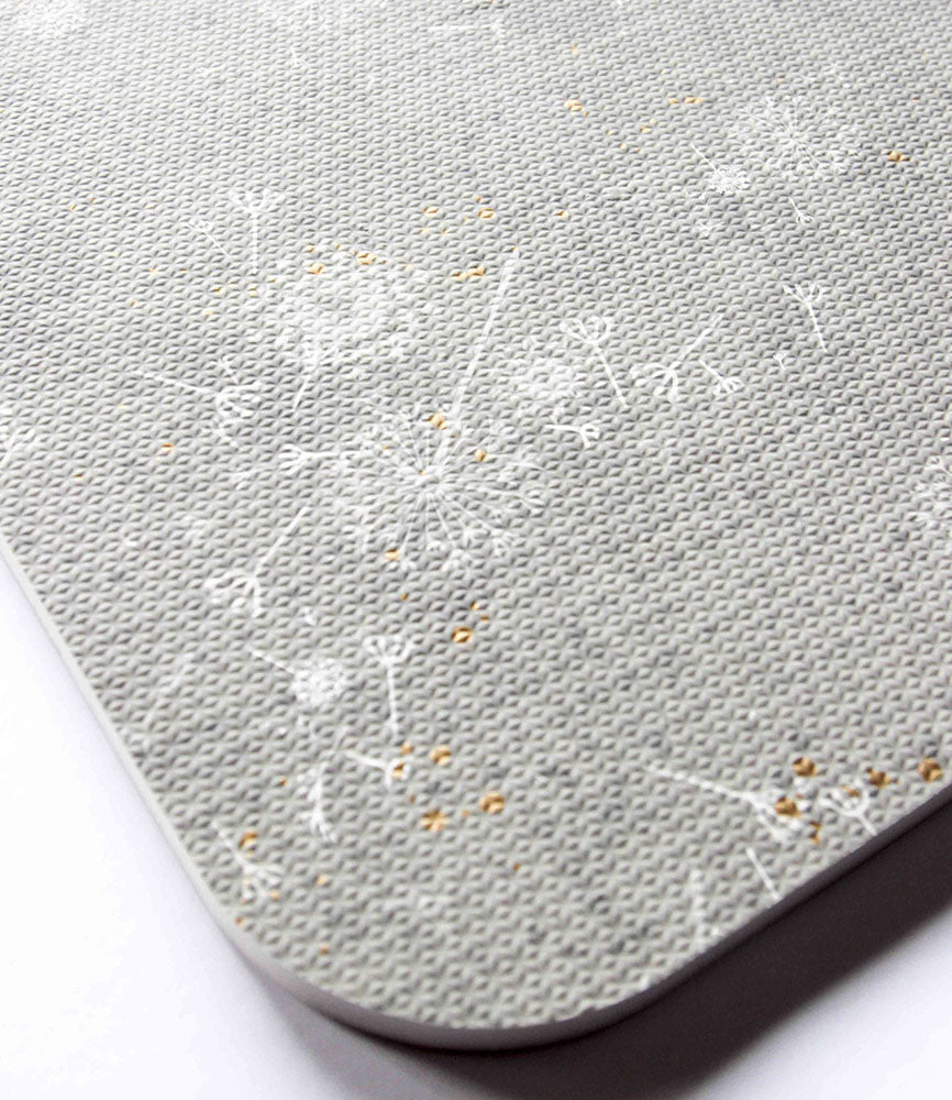 Metallic Details on Grey Playmat